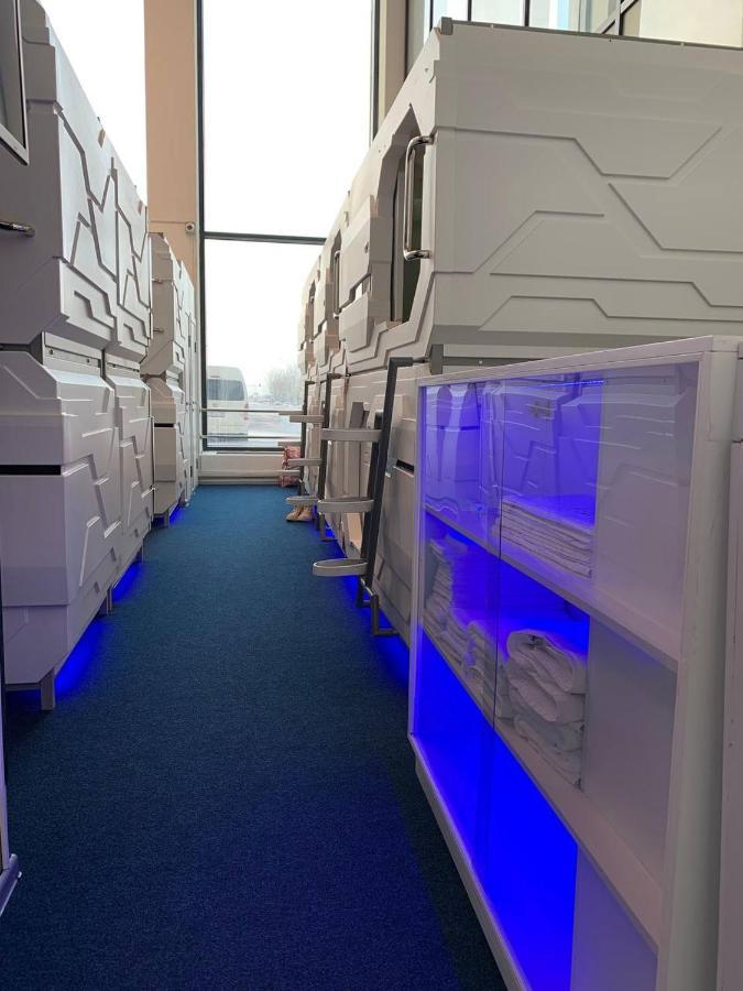 Caps Lock Airport Hotel アスターナ エクステリア 写真