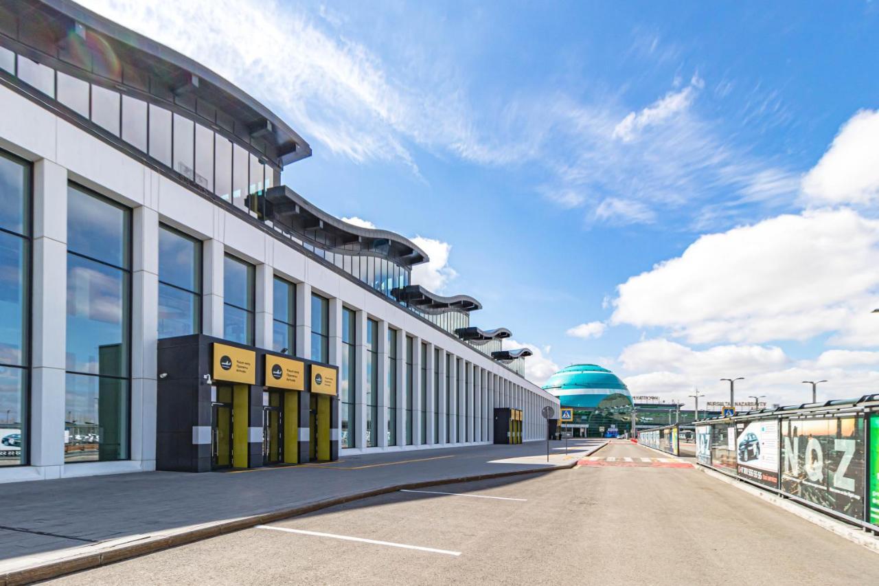 Caps Lock Airport Hotel アスターナ エクステリア 写真